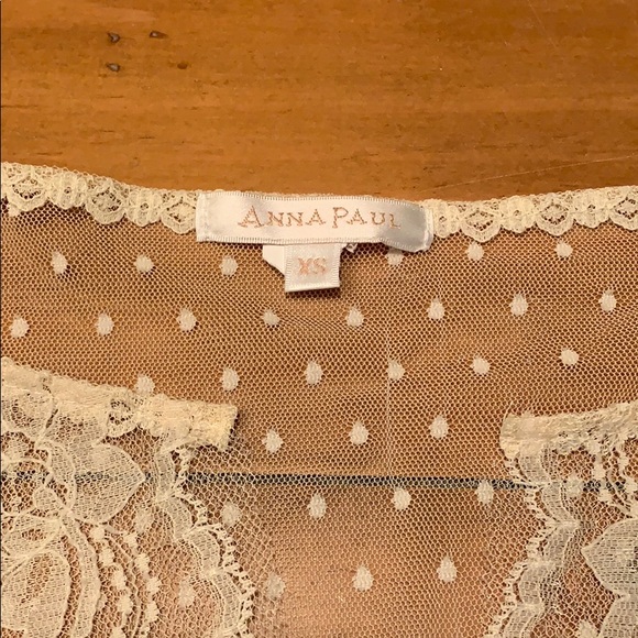 Anna Paul lace overlay top in ivory. - Picture 2 of 7